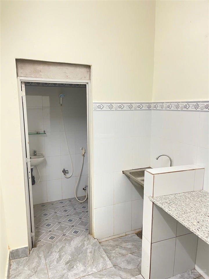 Cạnh nhà thi đấu quận 7. nhà 2 tầng. 67m2. chỉ nhích 4 tỷ