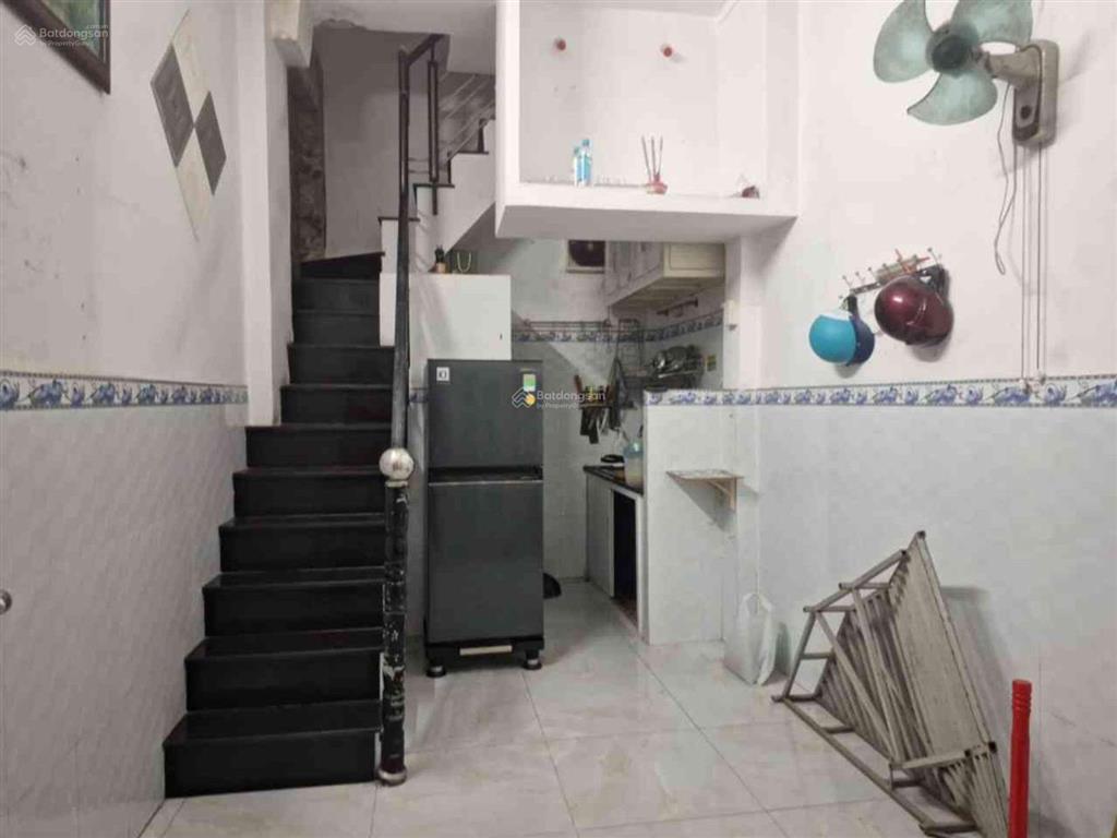Chỉ 3.1 tỷ có hộ khẩu sài gòn, nhà 4 tầng cách hẻm xe hơi 50m