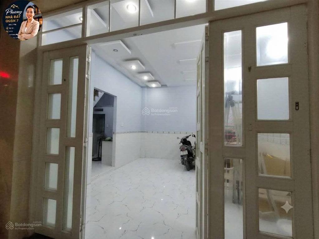 Hiếm có..nhà 3 tầng..ngang 4m .. ngay trung tâm (quận 5 cũ), nhích 4 tỷ..shr