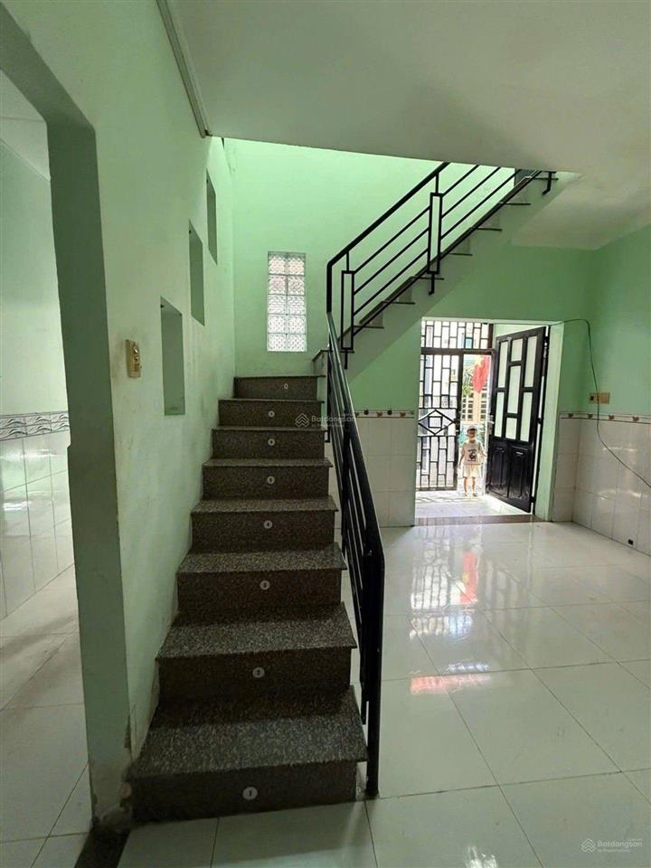 Hơn 3 tỷ  nhà trung tâm quận 7  shr  ngang 5,3 nở hậu