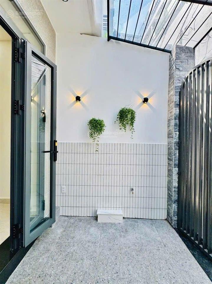 Nhà đẹp 4 tầng  5 phòng full nội thất  gần mt nguyễn thượng hiền  chỉ 7.95 tỷ