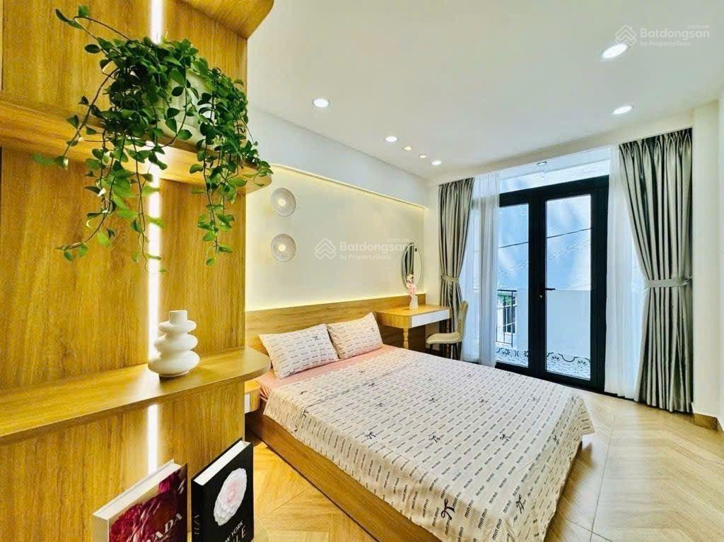 Nhà đẹp 4 tầng  5 phòng full nội thất  gần mt nguyễn thượng hiền  chỉ 7.95 tỷ