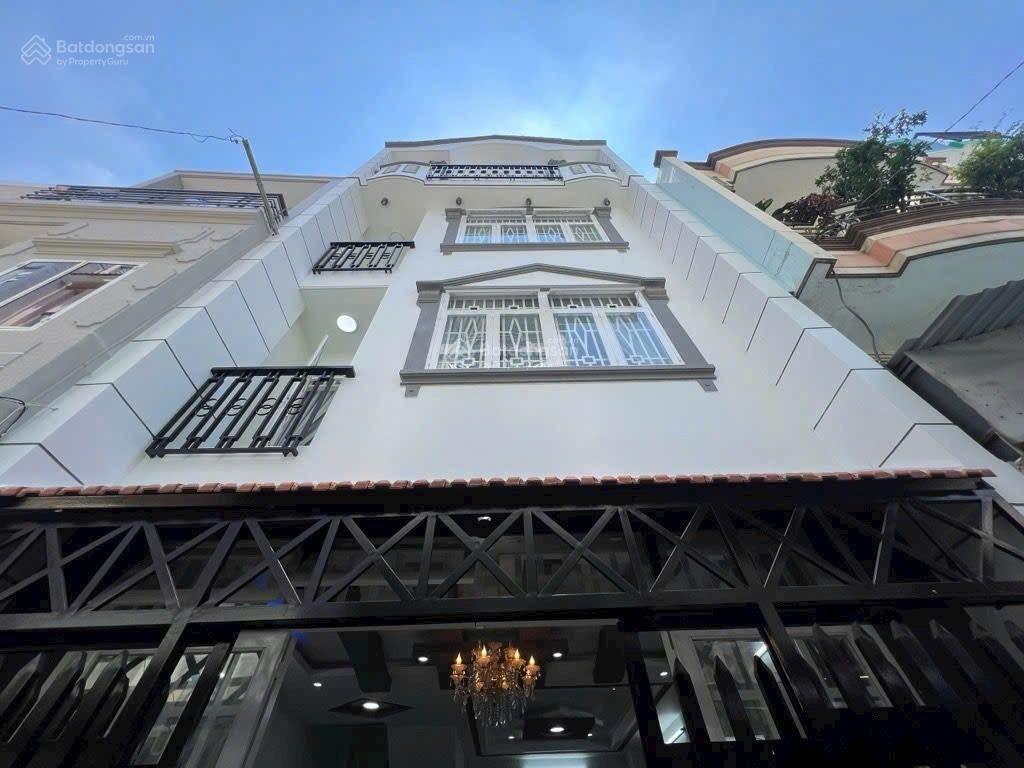 Siêu phẩm  5 tầng 5pn 6wc  50m2 (5,6 x 9) a4  thích quảng đức  chỉ 8,2 tỷ