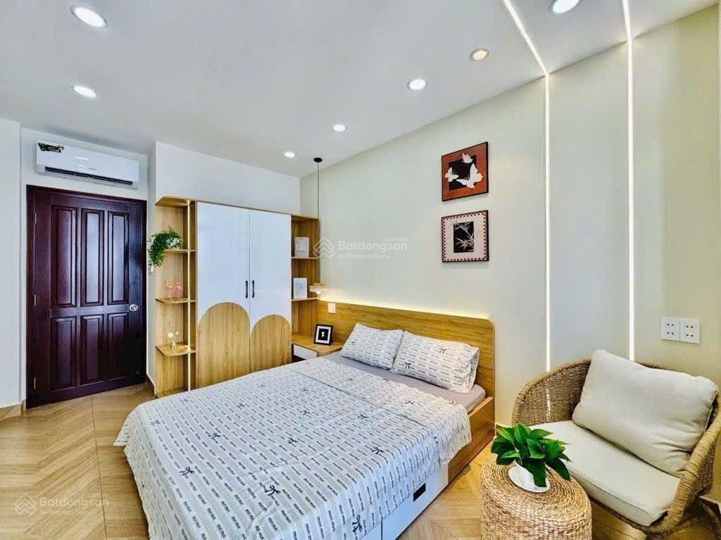 Nhà full nội thất dt 50m2 4 tầng sát mặt tiền