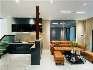 Bán gấp căn nhà đường 3 tháng 2/ p10, quận 10. dt 63m2,giá 3tỷ 150tr, sổ hồng riêng ,hẻm xe hơi