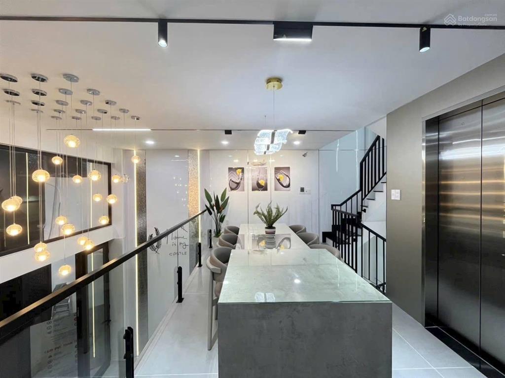 Hàng hiếm chủ bán gấp tại cửu long, tân bình dt 89m2/4 tỷ 200 4pn, 4wc, sổ riêng sạch đẹp, đường to