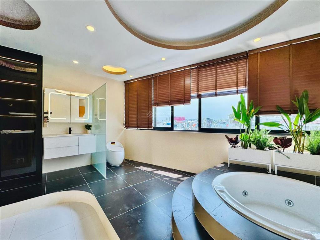 Nhà phố nhà ngộp tại thích quảng đức  phú nhuận 97,7m2/5 tỷ 100 6 tầng, sổ riêng chính chủ