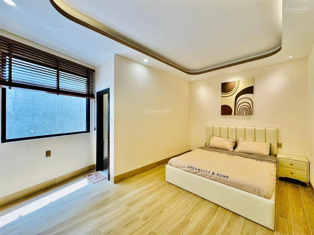 Nhà phố nhà ngộp tại thích quảng đức  phú nhuận 97,7m2/5 tỷ 100 6 tầng, sổ riêng chính chủ