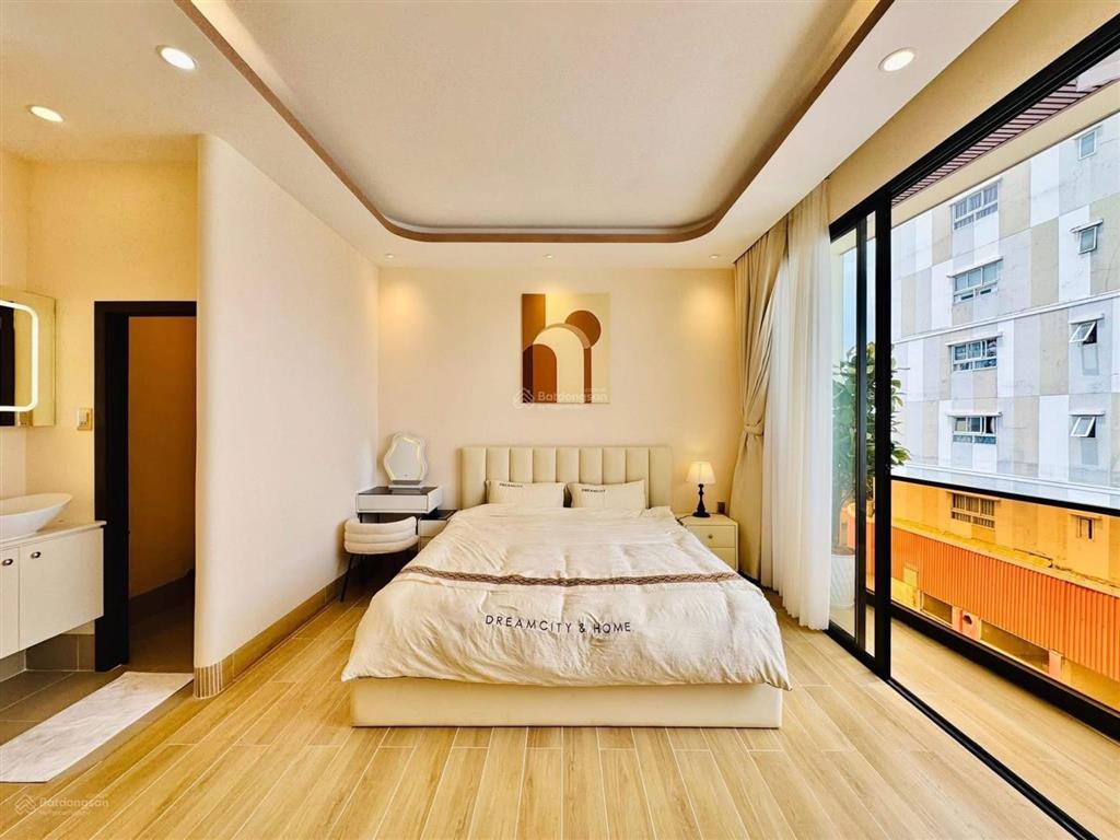 Nhà phố nhà ngộp tại thích quảng đức  phú nhuận 97,7m2/5 tỷ 100 6 tầng, sổ riêng chính chủ