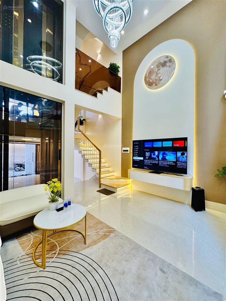 Nhà phố nhà ngộp tại thích quảng đức  phú nhuận 97,7m2/5 tỷ 100 6 tầng, sổ riêng chính chủ