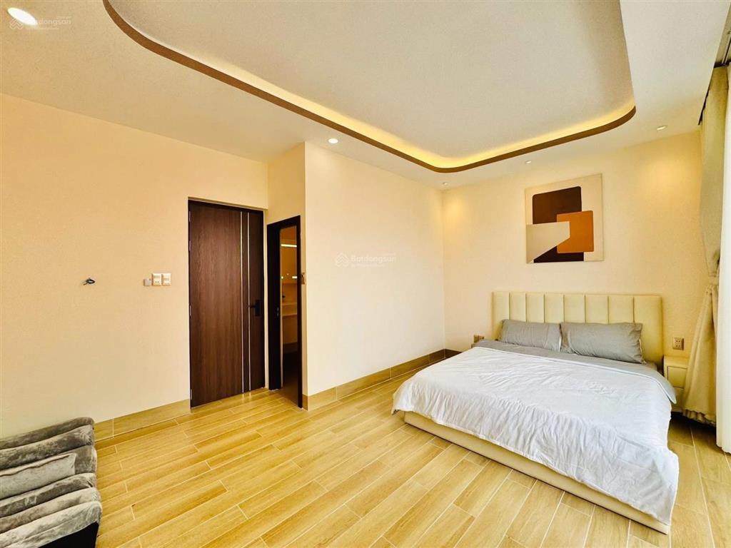 Nhà phố nhà ngộp tại thích quảng đức  phú nhuận 97,7m2/5 tỷ 100 6 tầng, sổ riêng chính chủ