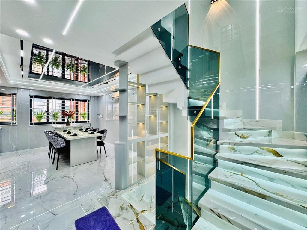 Bán nhà gấp ăn tết tôn thất thuyết  quận 4 94m2/4 tỷ 500 cực hiếm sổ hồng riêng gần quận 1