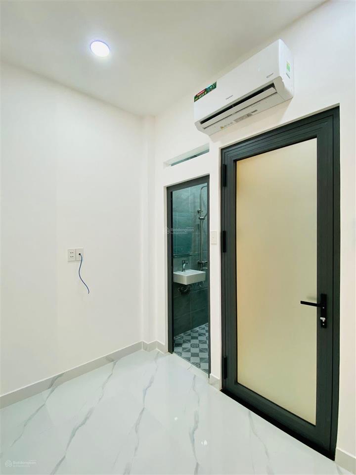 Nhà bán gấp quốc lộ 13 3 tầng 87,8m2 hẻm xe hơi có hđ cho thuê sang tên ngay nhà mới