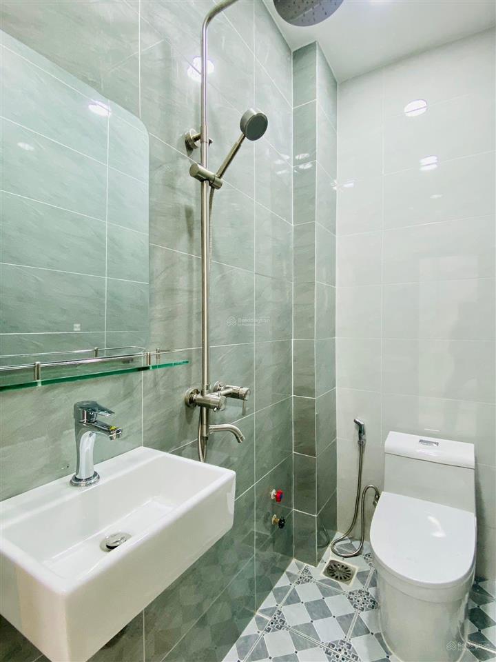 Nhà bán gấp quốc lộ 13 3 tầng 87,8m2 hẻm xe hơi có hđ cho thuê sang tên ngay nhà mới