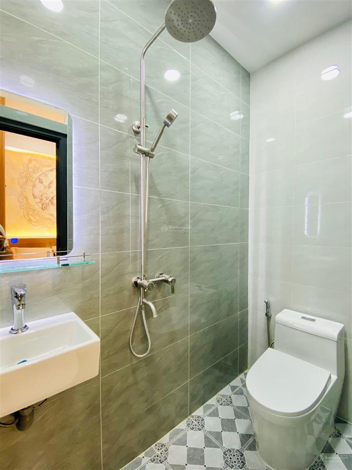 Nhà bán gấp quốc lộ 13 3 tầng 87,8m2 hẻm xe hơi có hđ cho thuê sang tên ngay nhà mới