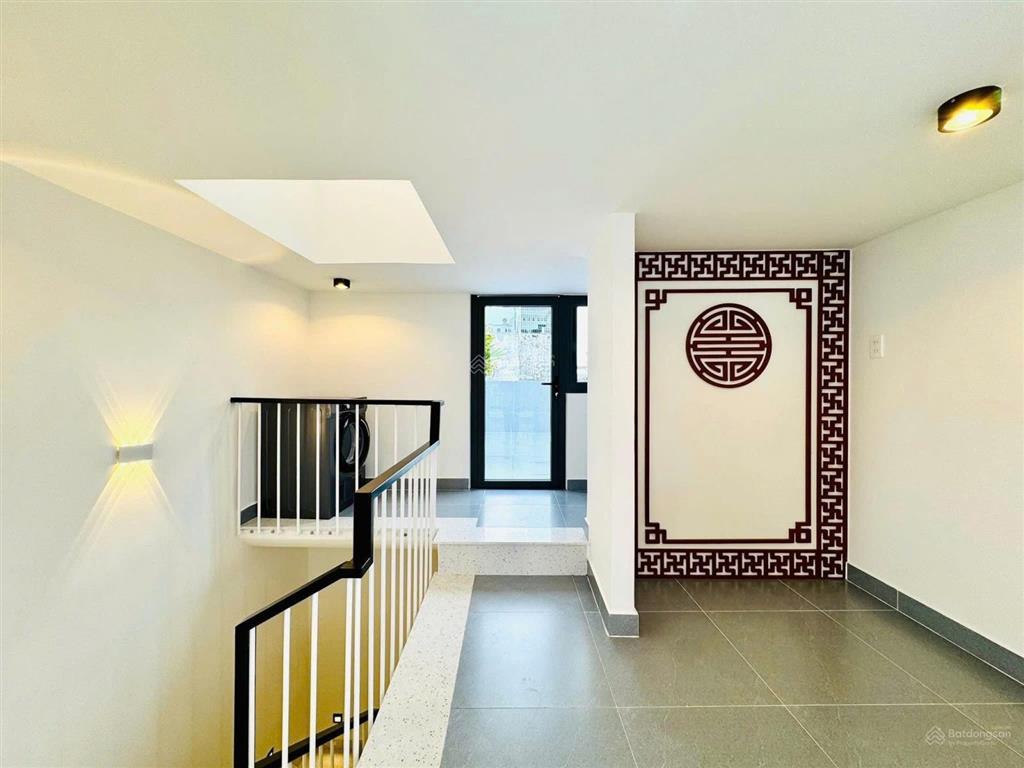 Nhà mặt tiền sang tên gấp tại nhiêu tâm quận 5, 85m2 full nội thất sổ đẹp hoàn chỉnh