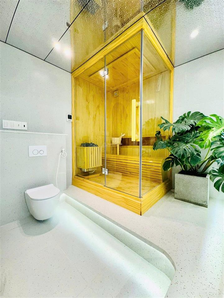 Nhà mặt tiền sang tên gấp tại nhiêu tâm quận 5, 85m2 full nội thất sổ đẹp hoàn chỉnh