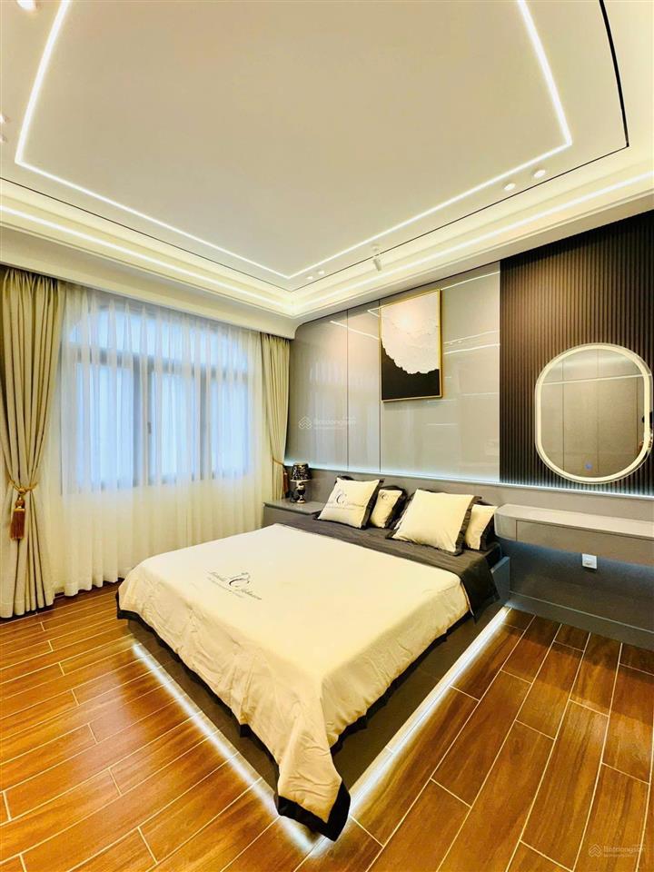 Nhà mặt tiền sang tên gấp tại nhiêu tâm quận 5, 85m2 full nội thất sổ đẹp hoàn chỉnh