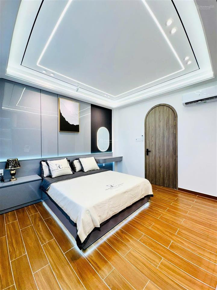 Nhà mặt tiền sang tên gấp tại nhiêu tâm quận 5, 85m2 full nội thất sổ đẹp hoàn chỉnh