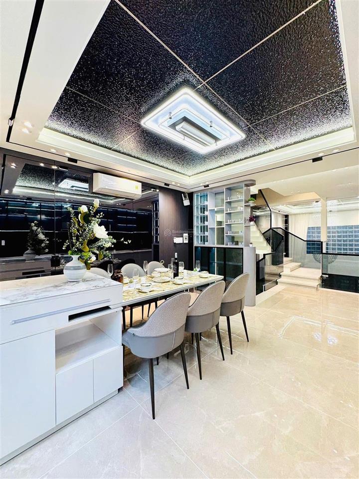 Nhà mặt tiền sang tên gấp tại nhiêu tâm quận 5, 85m2 full nội thất sổ đẹp hoàn chỉnh