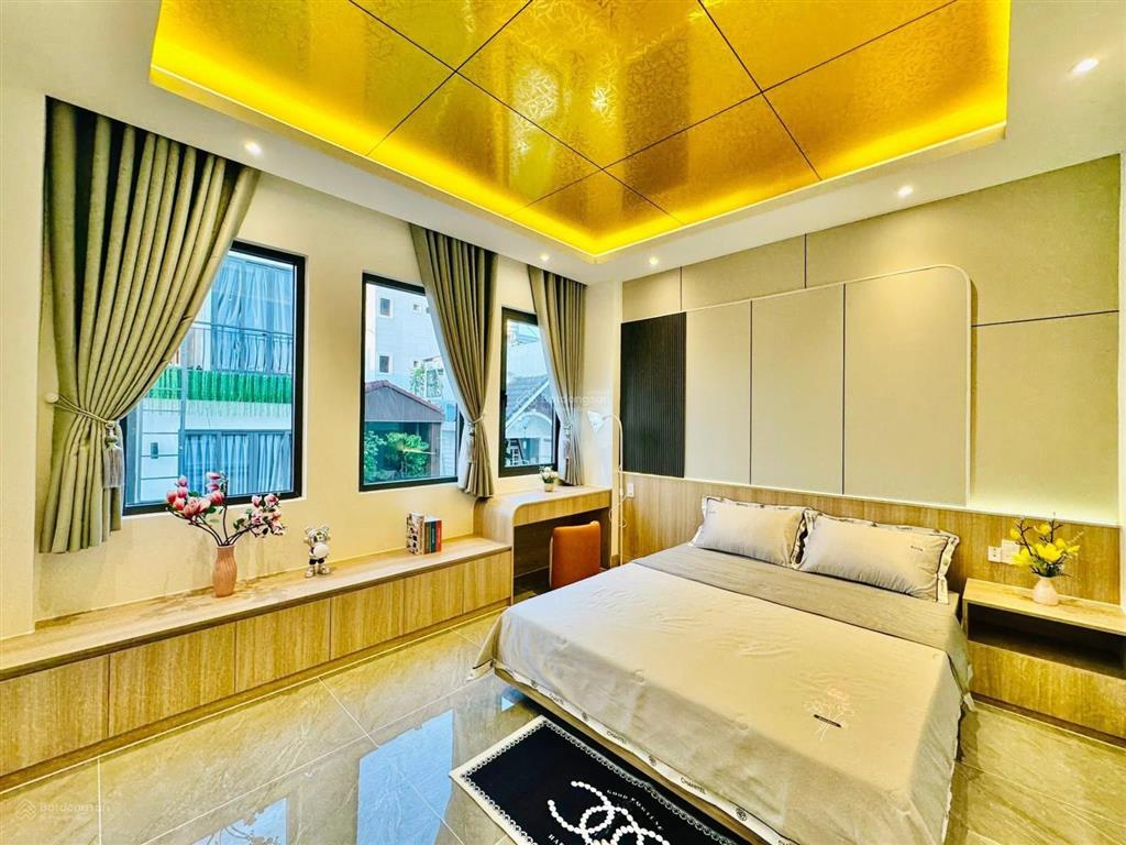 Bán gấp giá ngộp nguyễn xí bình thạnh 4 phòng ngủ 88,3m2/3 tỷ 600 sổ sách đầy đủ, có ban công riêng