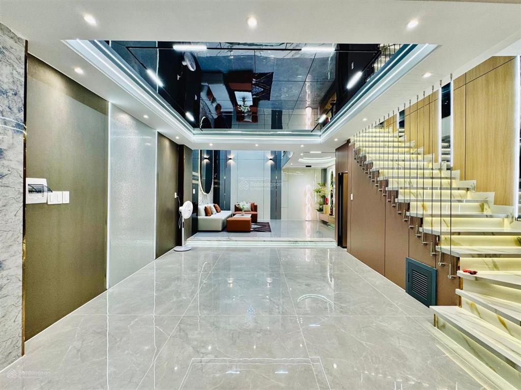 Bán gấp giá ngộp nguyễn xí bình thạnh 4 phòng ngủ 88,3m2/3 tỷ 600 sổ sách đầy đủ, có ban công riêng