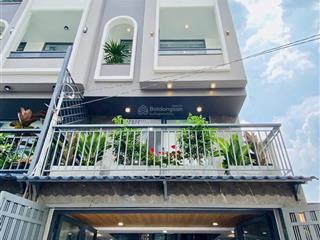 Bán nhà phố tại phạm huy thông, gò vấp, 72m2/3 tỷ 600 giá ưu đãi, hẻm xe hơi rông tháng sổ sẵn chờ