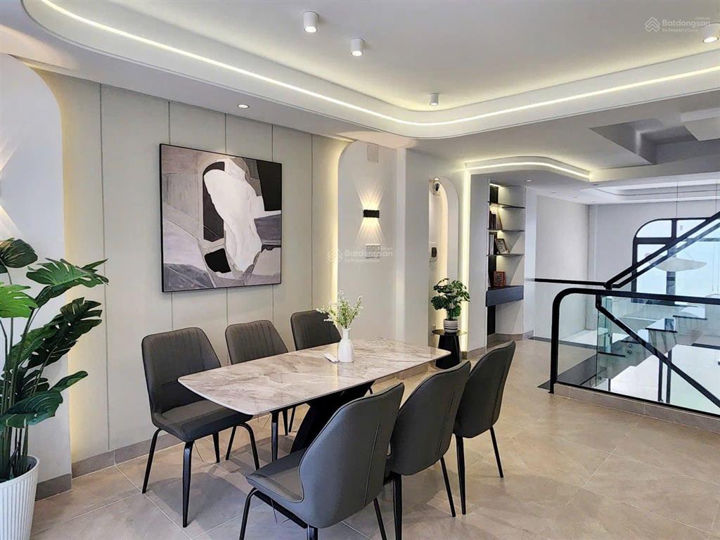 Chính chủ bán nhà rẻ trần khắc chân, 102m2 mặt tiền 5m pháp lý đầy đủ hẻm vào xe hơi 6m