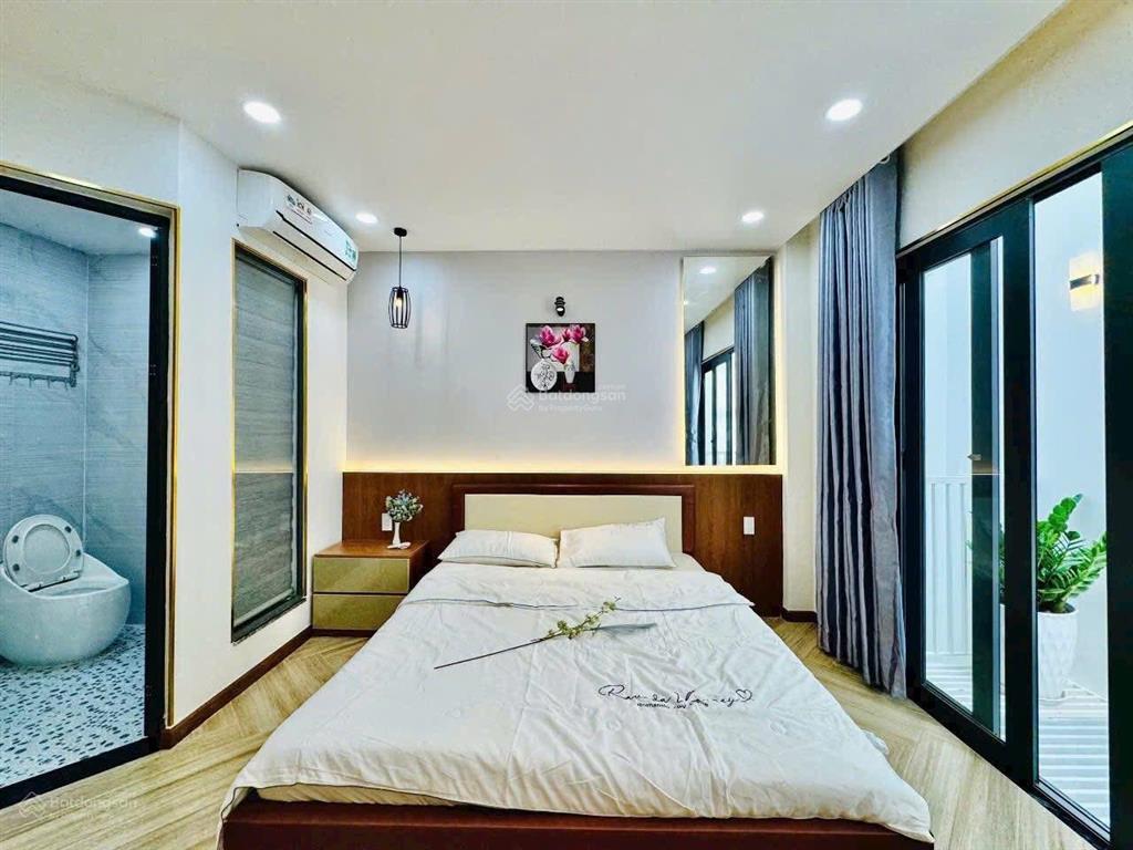 Chính chủ định cư bán gấp nhà 4 tầng 86,5m2 nguyễn thái bình tân bình sổ hồng riêng
