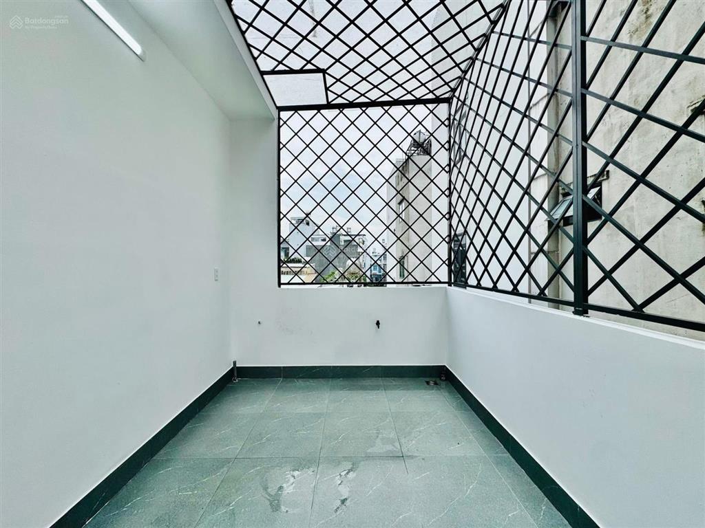 Nhà quận 1 giá rẻ tại nguyễn văn thủ 2,8 tỷ/69,3 m2 hẻm xe hơi sổ hồng riêng đầy đủ , gọi ngay