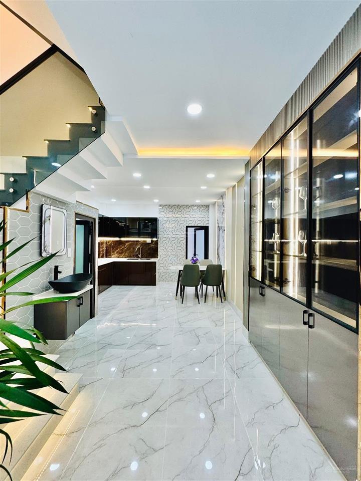Nhà quận 1 giá rẻ tại nguyễn văn thủ 2,8 tỷ/69,3 m2 hẻm xe hơi sổ hồng riêng đầy đủ , gọi ngay