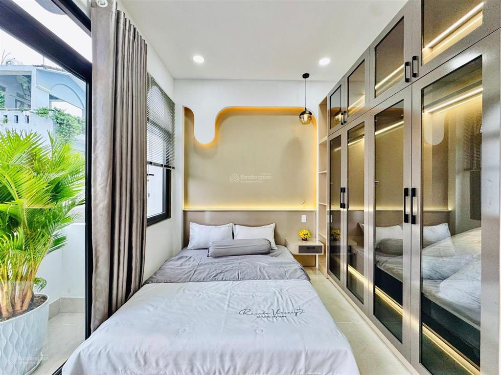 Nhà quận 1 giá rẻ tại nguyễn văn thủ 2,8 tỷ/69,3 m2 hẻm xe hơi sổ hồng riêng đầy đủ , gọi ngay