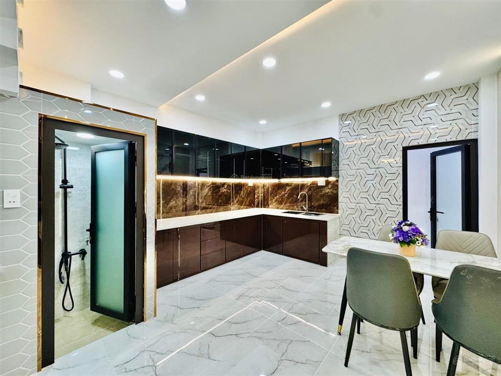 Nhà quận 1 giá rẻ tại nguyễn văn thủ 2,8 tỷ/69,3 m2 hẻm xe hơi sổ hồng riêng đầy đủ , gọi ngay