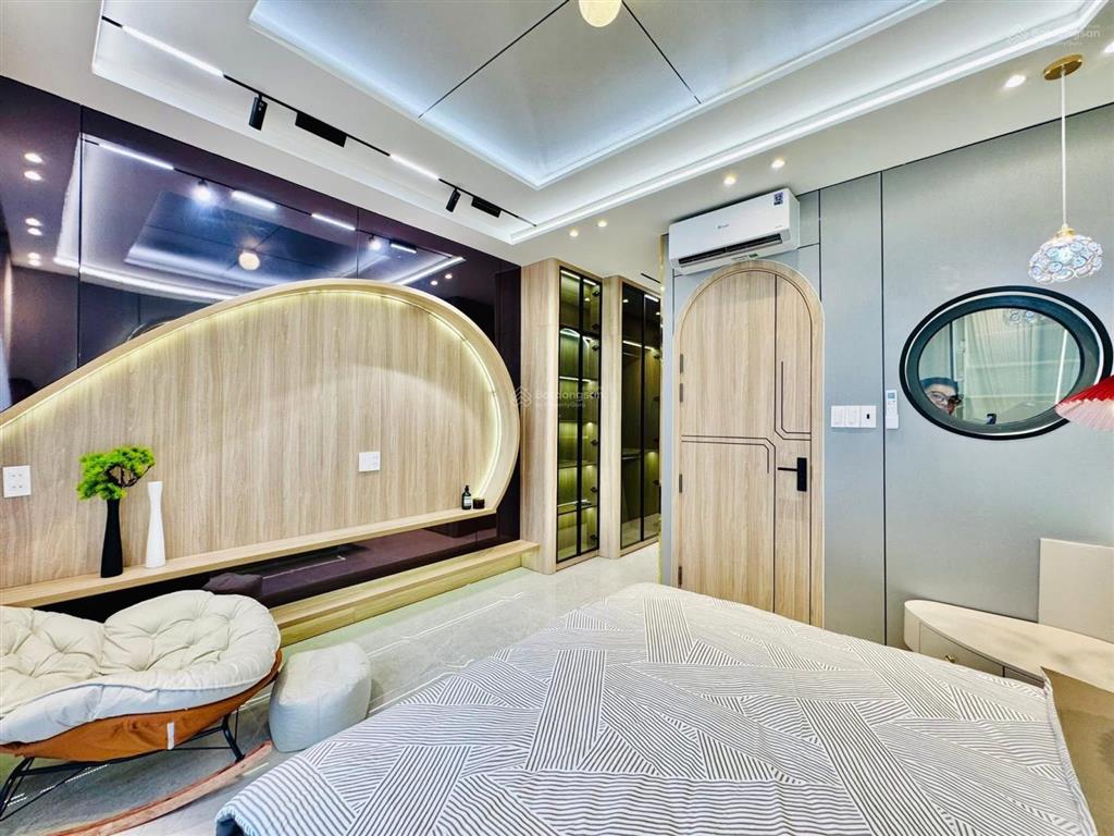 Cô tâm bán nhà về quê tại hoàng hoa thám, 3tỷ 700 dt 88,3m2 sổ đầy đủ nhà mới giấy hoàn công đầy đủ