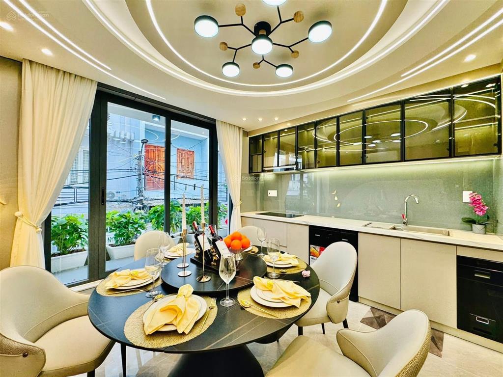 Cô tâm bán nhà về quê tại hoàng hoa thám, 3tỷ 700 dt 88,3m2 sổ đầy đủ nhà mới giấy hoàn công đầy đủ