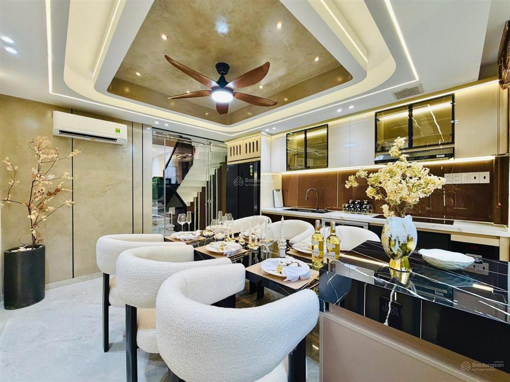 Bán nhà đẹp hẻm to tại lê qúy đôn, phú nhuận 70m2/3 tỷ 900, sổ sạch đầy đủ