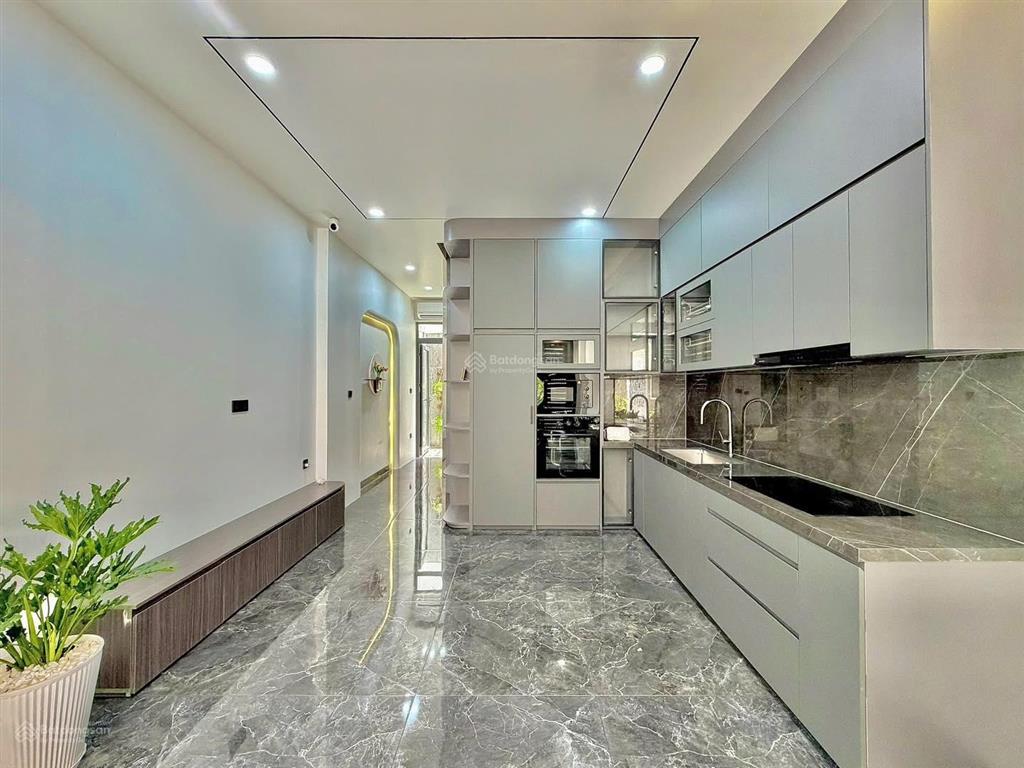 Nhanh tay chốt chỉ 3 tỷ 500 có ngay nhà phùng văn cung phú nhuận 85m2  shr  hẻm oto thông thoáng