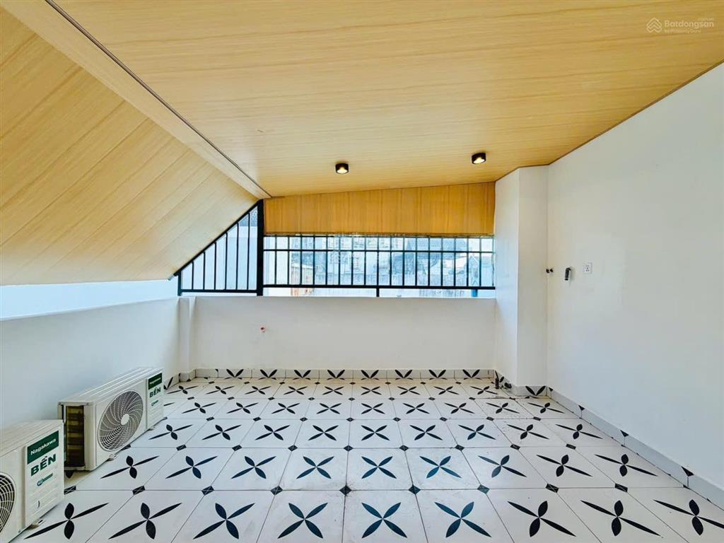 Chính chủ bán gấp nhà lê lai  gò vấp 68m2/3 tỷ 200 sổ sẵn hẻm xe hơi vào, nhà 3 tầng 4 phòng