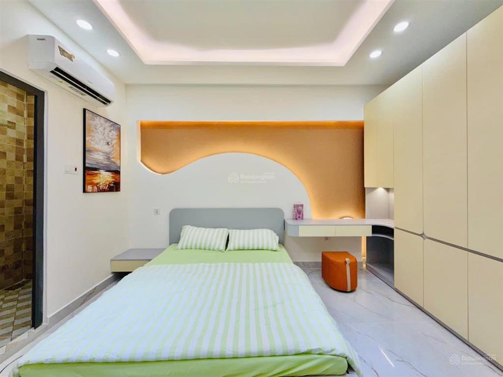 Chính chủ bán gấp nhà lê lai  gò vấp 68m2/3 tỷ 200 sổ sẵn hẻm xe hơi vào, nhà 3 tầng 4 phòng