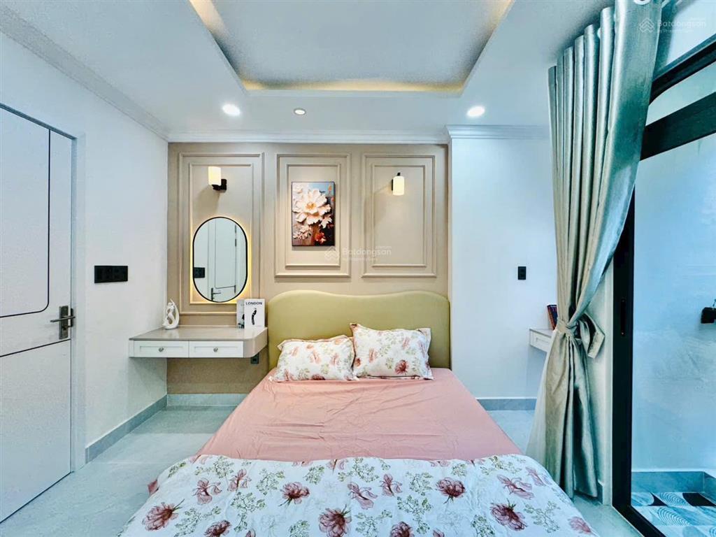 Bán nhà hàng hiếm chính chủ 88,5m2/3,6 tỷ tại thích quảng đức, phú nhuận, sổ sẵn , có hđ thuê 32tr
