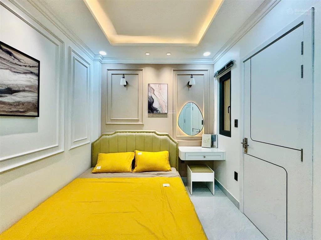 Bán nhà hàng hiếm chính chủ 88,5m2/3,6 tỷ tại thích quảng đức, phú nhuận, sổ sẵn , có hđ thuê 32tr