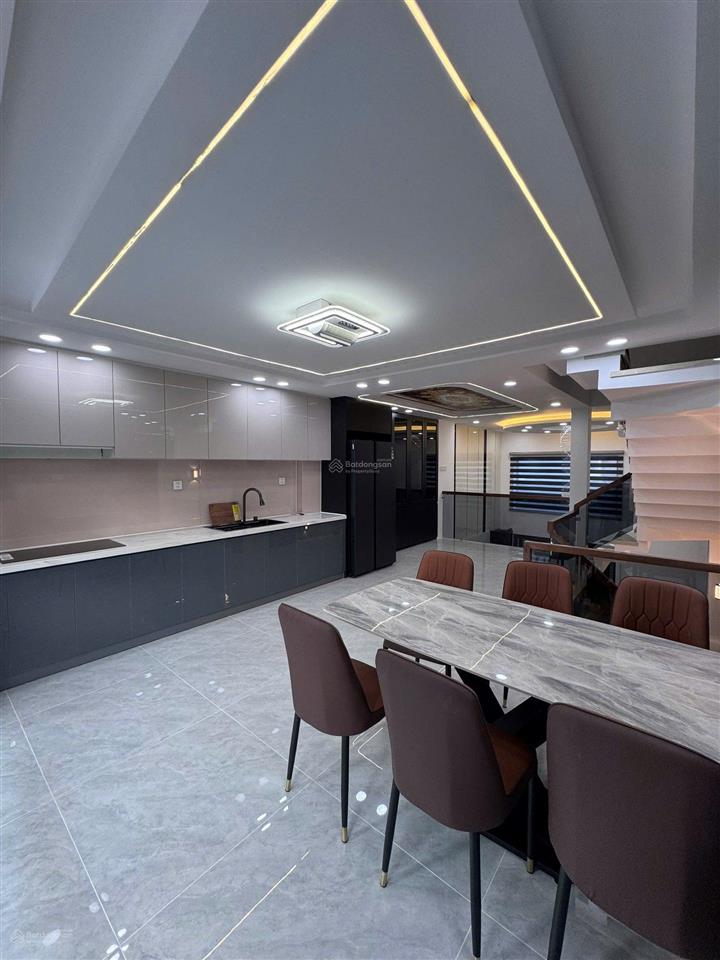 Chính chủ bán nhà sân bay đặng văn sâm quận tân bình 82,4m2 sổ riêng chính chủ, đường lớn