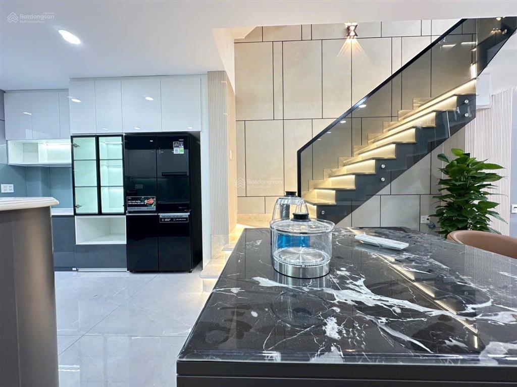 Xoay vốn bán nhanh nhà 4 tầng phan đăng lưuphú nhuận 72m2 bán 3 tỷ 400 sổ sẵn có thương lượng thêm