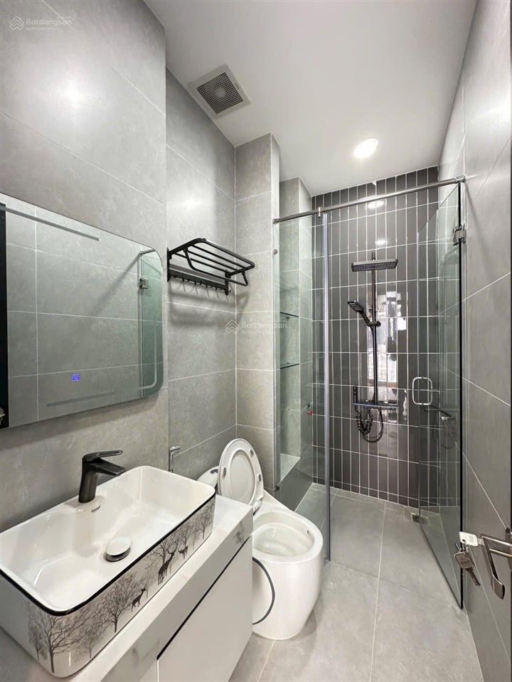 Xoay vốn bán nhanh nhà 4 tầng phan đăng lưuphú nhuận 72m2 bán 3 tỷ 400 sổ sẵn có thương lượng thêm