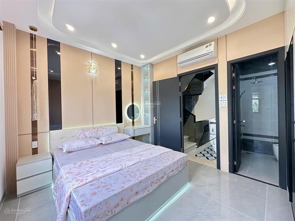 Xoay vốn bán nhanh nhà 4 tầng phan đăng lưuphú nhuận 72m2 bán 3 tỷ 400 sổ sẵn có thương lượng thêm