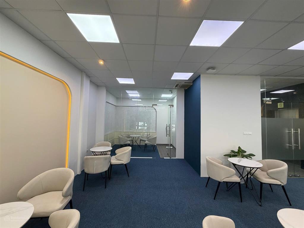 Cho thuê văn phòng duy tân 150m2, giá chỉ 30tr/tháng, full nội thất, chia sẵn phòng ban tiện nghi