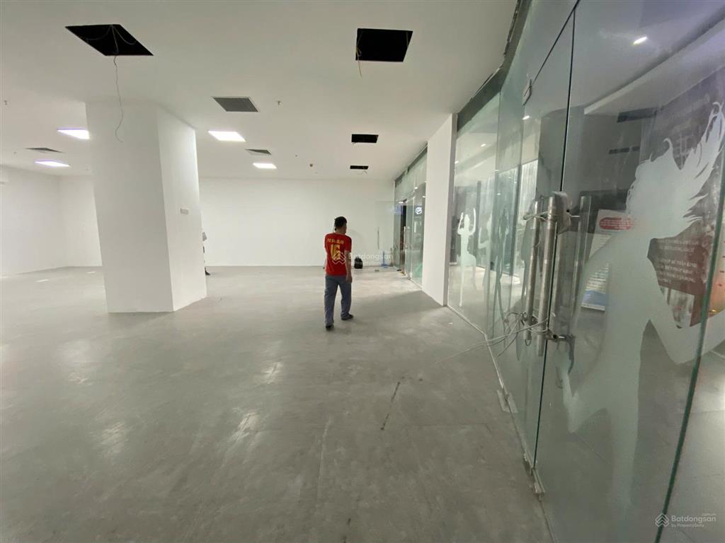Cho thuê văn phòng golden palace mễ trì 180m2 giá chỉ 220k/m2 chia sẵn phòng, làm ngoài giờ free