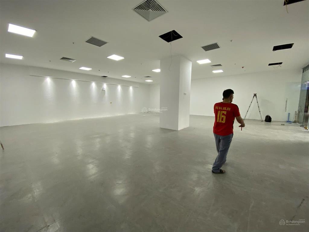 Cho thuê văn phòng golden palace mễ trì 180m2 giá chỉ 220k/m2 chia sẵn phòng, làm ngoài giờ free