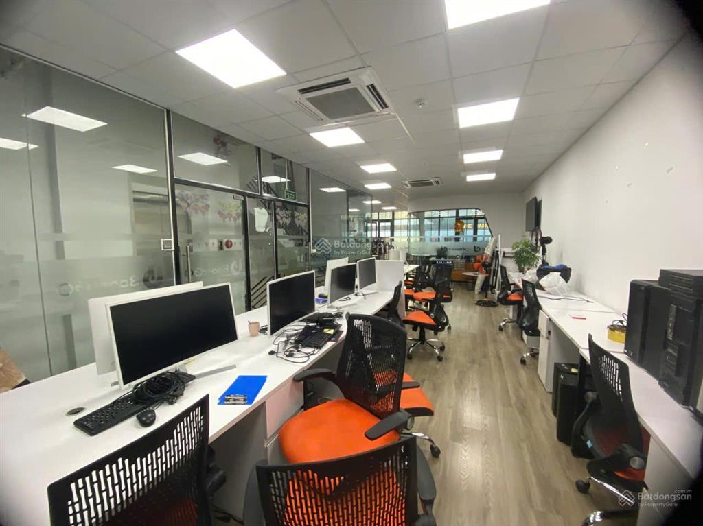 Cho thuê văn phòng tòa the matrix one 150m², cắt lẻ, giá rẻ chia sẵn phòng ban