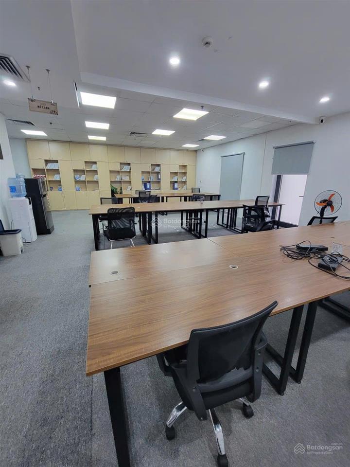 Cho thuê văn phòng new skyline văn quán 180m² view đẹp, sẵn setup, giá chỉ 260.000đ/m²/tháng